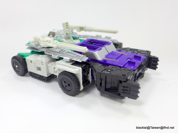 Generations Titans Return Sixshot   In Hand Photos Of Wave 3 Leader Class Figure  (63 of 89)